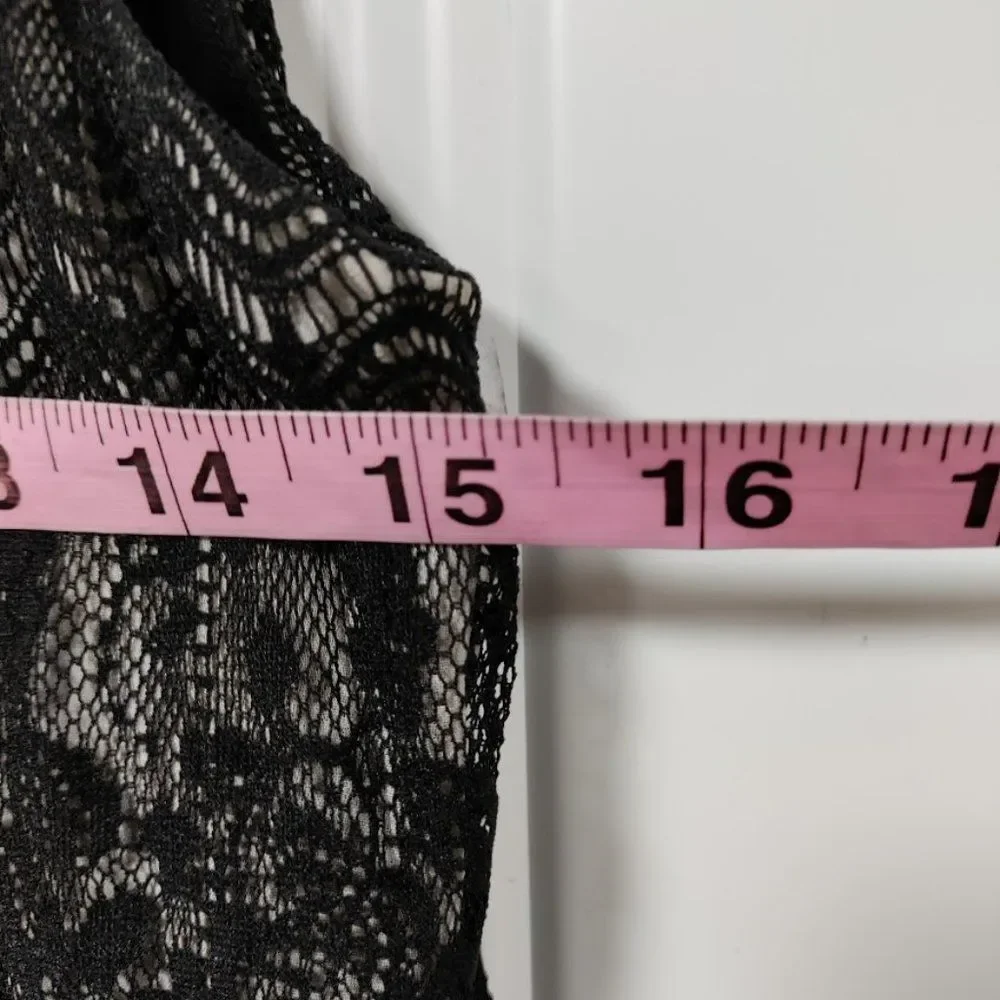 CAbi Women's Emily Black Lace Overlay Bow Sleeveless Top Blouse Size S - Picture 5 of 5